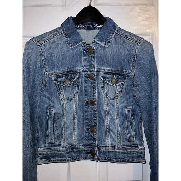 AMERICAN EAGLE Womens Medium Wash Stretch Denim Cropped Jean Jacket - Picture 3 of 9